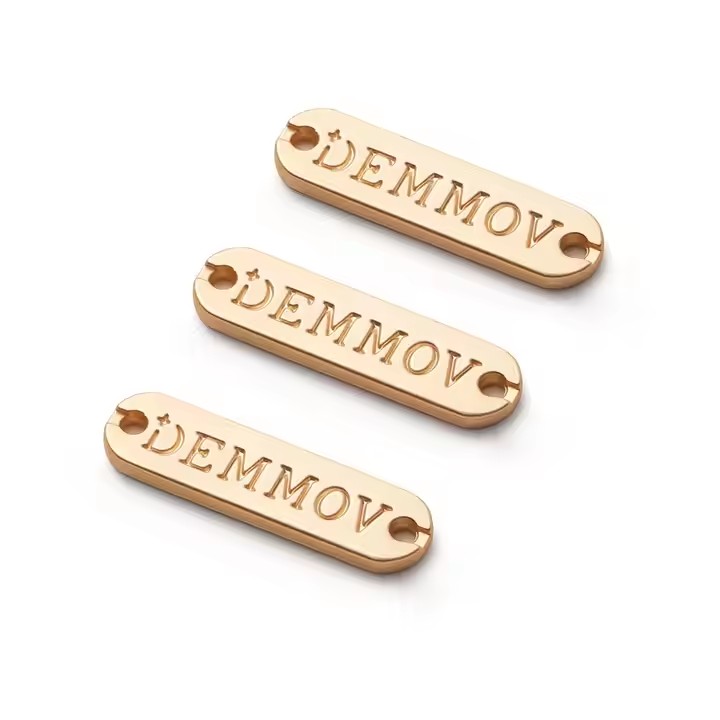 Durable Custom Metal Tags for Fashion Apparel Decoration