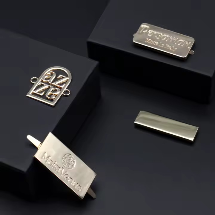 New design custom engraved metal label for fashion apparel